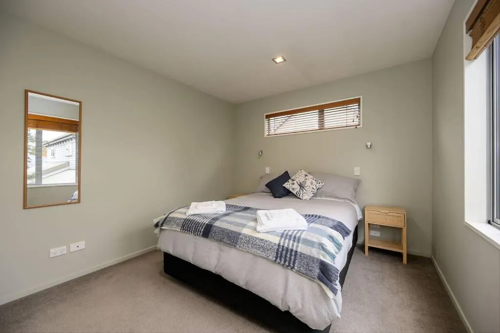 Center City Home With Parking Christchurch Holiday home