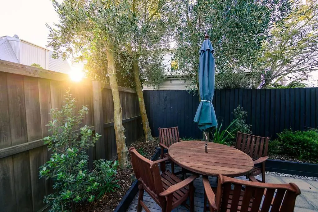 Center City Home With Parking Christchurch Holiday home